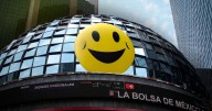 Bolsa Mexicana gana 3% semanal y anota récord histórico; Wall Street cierra con ‘números rojos’