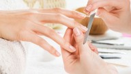 Nail Art: el truco para pintar la Luna en tus uñas como toda una experta en manicura