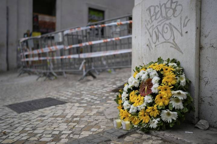 Portuguese victims of streetcar crash mourned by colleagues, friends and local residents