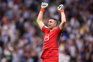 Se confirmó dónde va a jugar Dibu Martínez y hay impacto mundial: «Finalmente…»