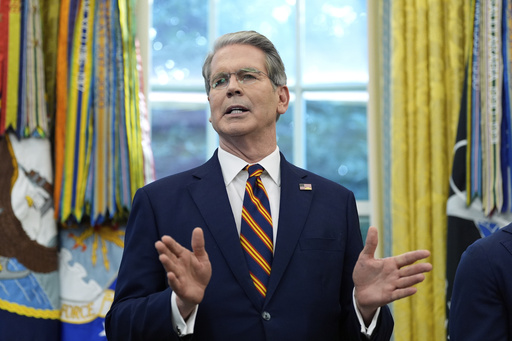 US and European officials meet to discuss new sanctions on Russia