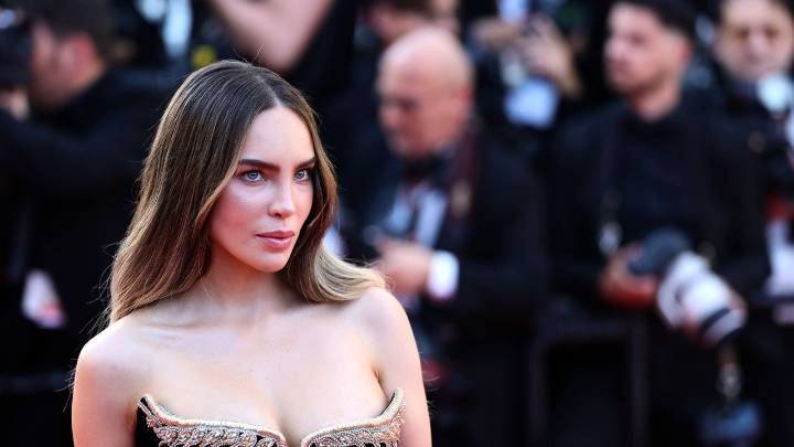 Belinda nos enseña cómo llevar una corbata para ser la más sofisticada en octubre 2025