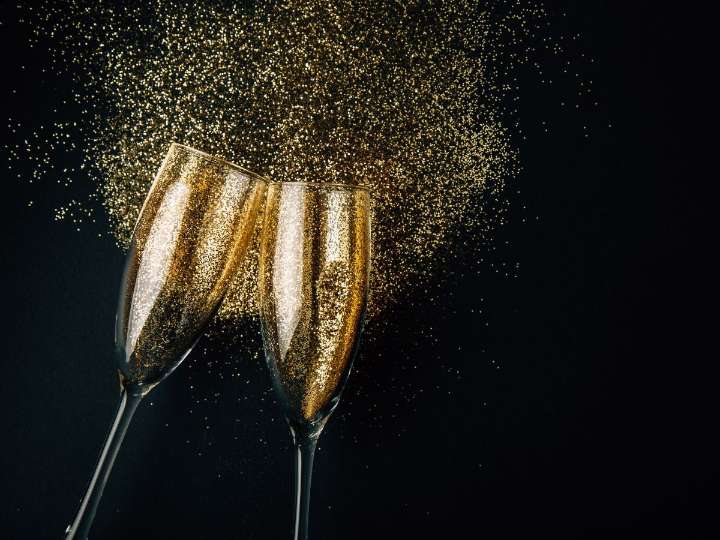 El brindis: origen, curiosidades y cómo se celebra en distintas culturas