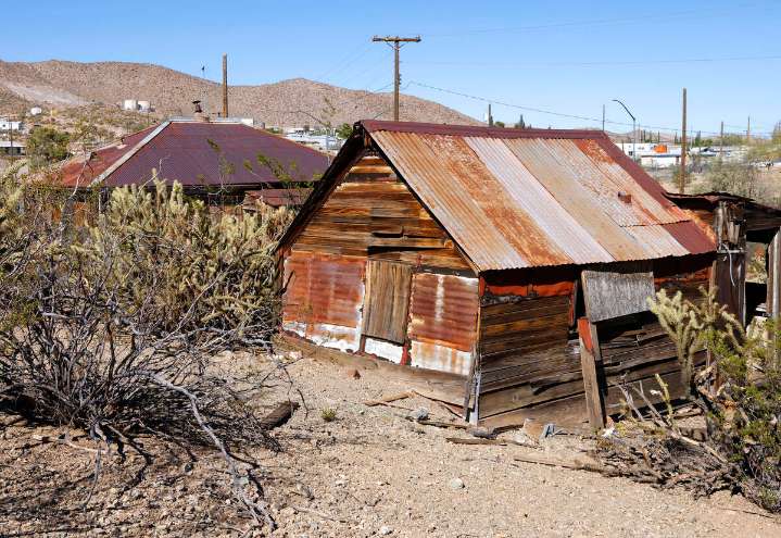 In Searchlight outside Las Vegas, boarded-up former hospital for sale