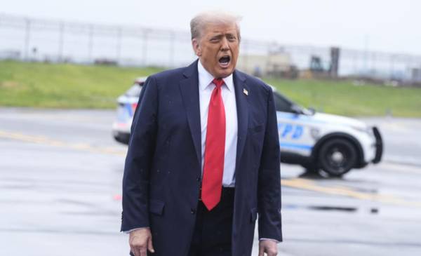 Trump estudia atacar a narcos dentro de Venezuela