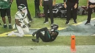 Tyreek Hill, de los Dolphins, se disloca la rodilla izquierda ante los Jets (Video)