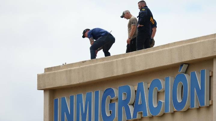 1 detainee killed and 2 others critically injured in Dallas ICE facility, Homeland Security says