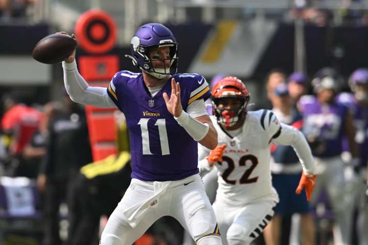 McFeely: With help from defense, Carson Wentz does what's needed for Vikings