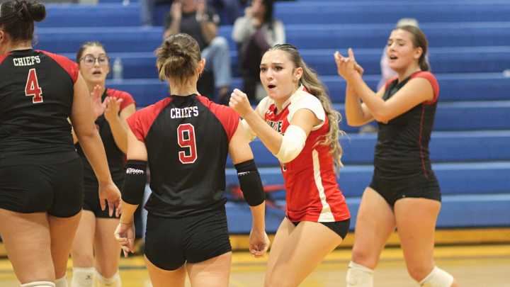 White Pigeon volleyball rebounds, rallies to beat Centreville