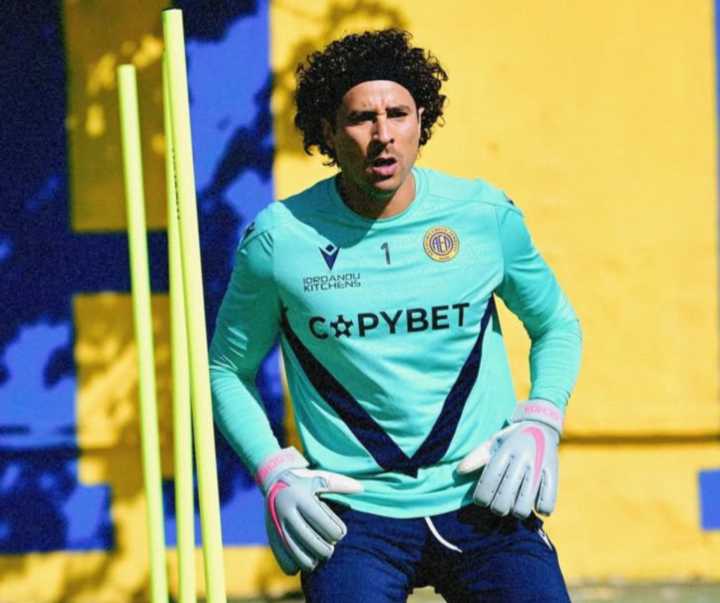 Memo Ochoa inicia un nuevo calvario