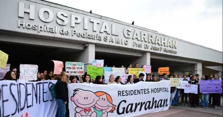 Los trabajadores del Hospital Garrahan comenzaron un nuevo paro tras el veto del Gobierno