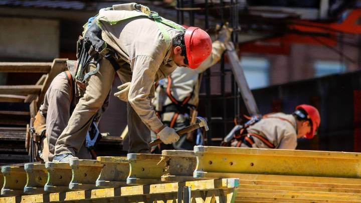 La construcción volvió a caer en julio