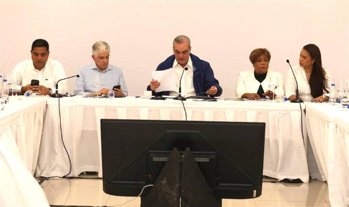 Presidente dominicano pasa balance a obras en Santo Domingo Norte