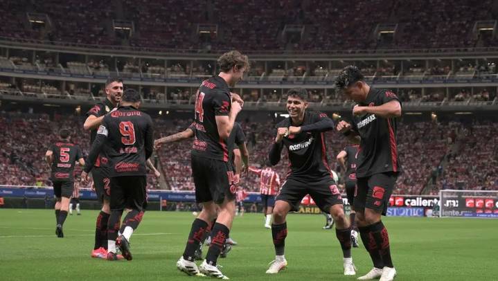 Chivas sufren nueva derrota ante Toluca