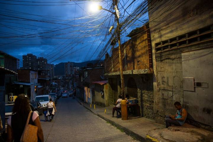 EE.UU. estaría planeando atacar en pocas semanas a narcotraficantes en tierras de Venezuela, según NBC