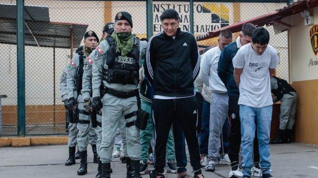 INPE traslada a 15 reclusos de alta peligrosidad del penal de Cajamarca a Challapalca