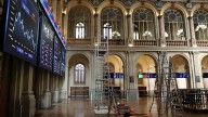 El Ibex 35 reconquista los 15.300 puntos al calor del alza de Inditex