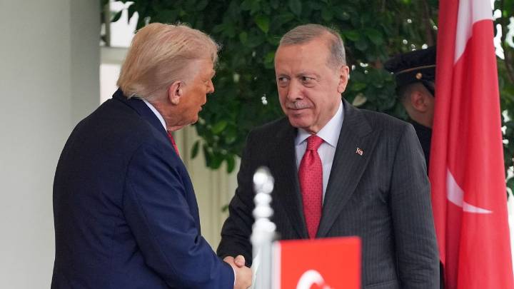 Trump recibe a Erdogan cuando EEUU analiza levantar veto a ventas de F