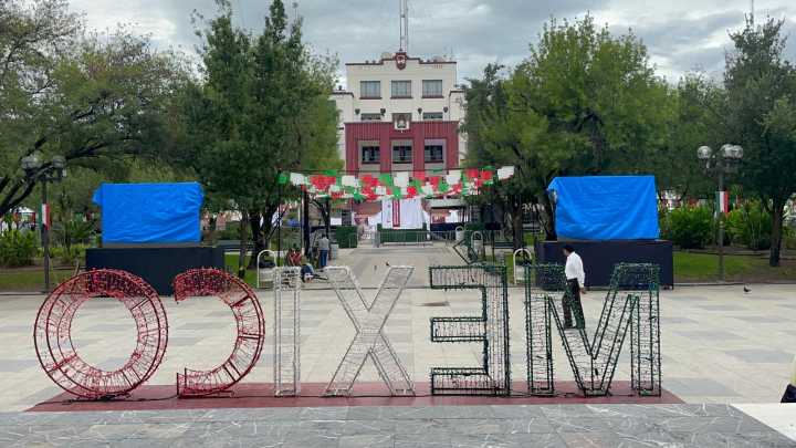 Listo escenario para ceremonia del Grito de Independencia, cierran vialidades aledañas