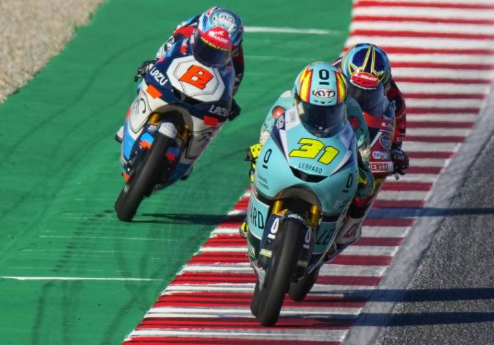 Ángel Piqueras gana y José Antonio Rueda suma en Moto3