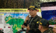 Con 178 operaciones estratégicas el CEOFANB intensifica la defensa y el control territorial en el país 26 de septiembre de 2025 | País El GJ Domingo Hernández Lárez, durante el acto de condecoraciones