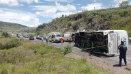 Volcadura de autobús en la autopista Apizaco–Tejocotal deja cuatro lesionados