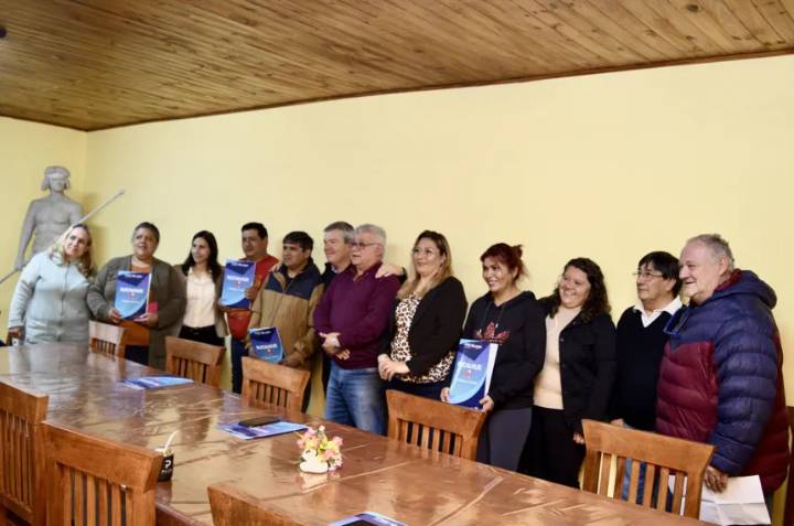 Familias de Puelches accedieron a créditos Rucalhue para mejorar sus viviendas