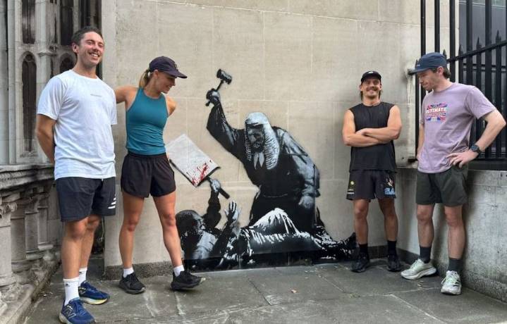 Obra de Banksy será eliminada del tribunal histórico en Londres