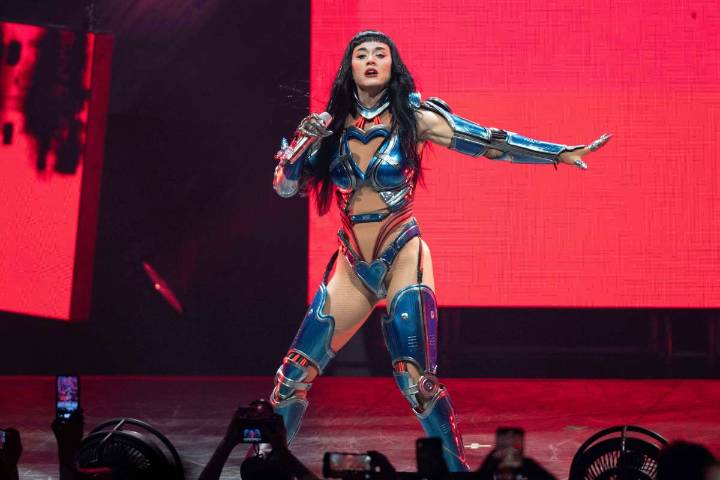 Katy Perry logra millonaria recaudación en su gira ‘Lifetimes’ a pesar de las fuertes críticas
