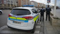 Ebrio, insultó y se abalanzó sobre los policías tras ocupar los carriles de una calle de Santander