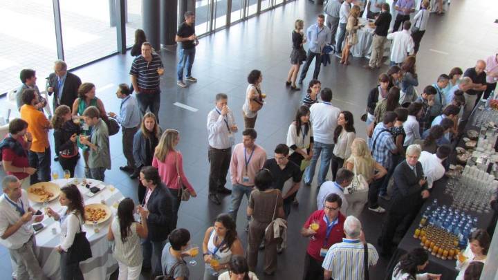 Los dentistas de Alicante "muerden" el futuro: intercambio de lo último en Odontología