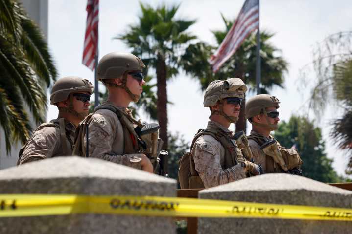 Un juez federal dicta que el despliegue de las tropas en Los Ángeles violó la ley federal
