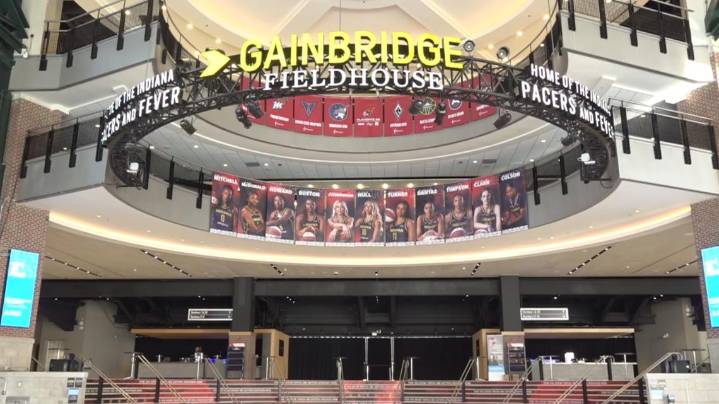 Fans line up early for Fever playoff tickets ahead of Tuesday home game