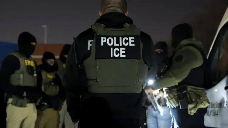 14,500 agentes federales reasignados a ICE en histórica medida migratoria