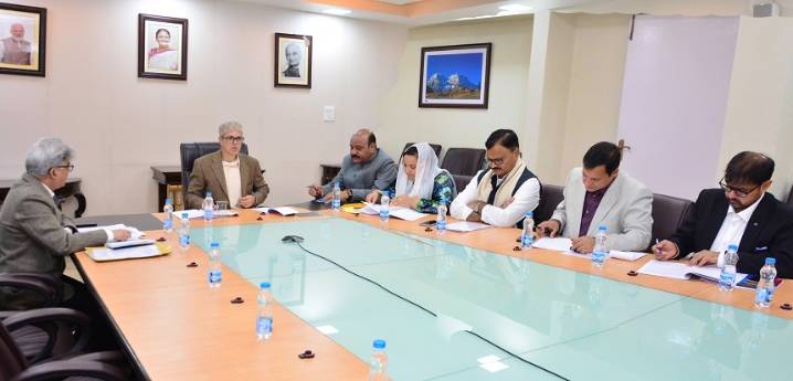 CM Chairs Cabinet Meeting In Srinagar