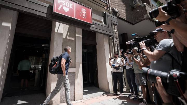 La corrupción abre grietas entre Ferraz y Moncloa
