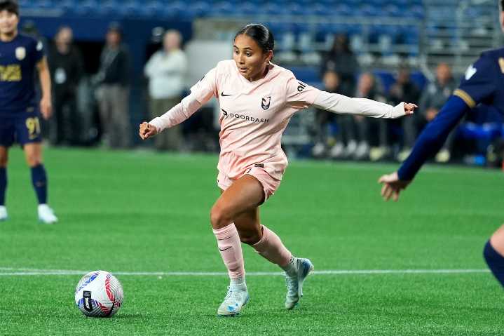 ‘Dynamic’ USWNT star Alyssa Thompson joins Chelsea