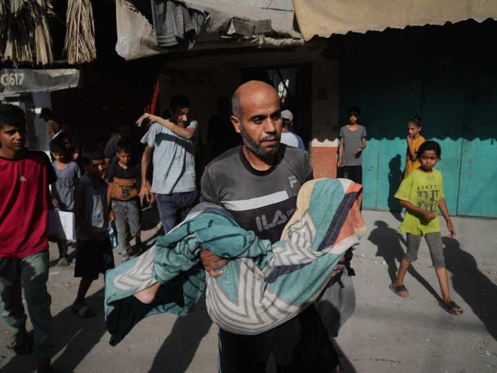 Rescuers try to save buried victims after new Israeli strike on Gaza City