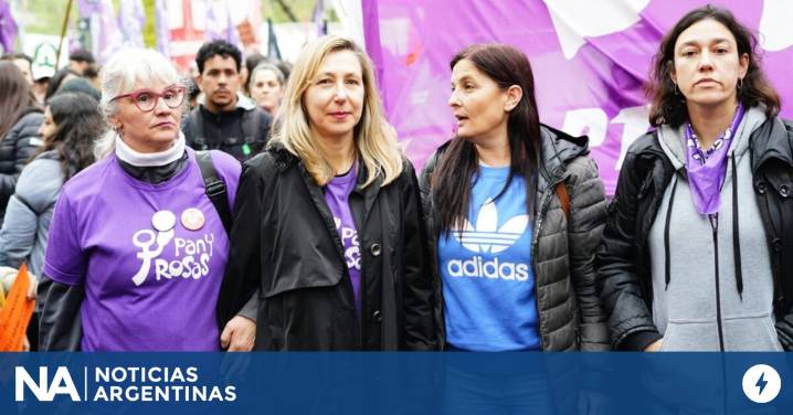 Bregman en la marcha por el triple femicidio: “La única forma de defender nuestros derechos es peleando”