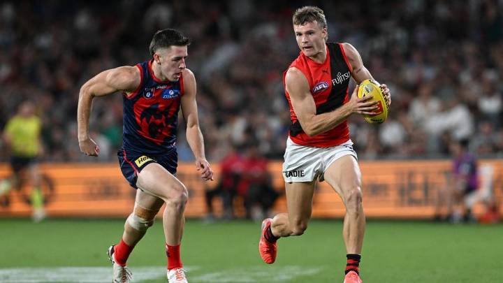 Discarded Essendon Bomber becomes first Tasmania Devils recruit
