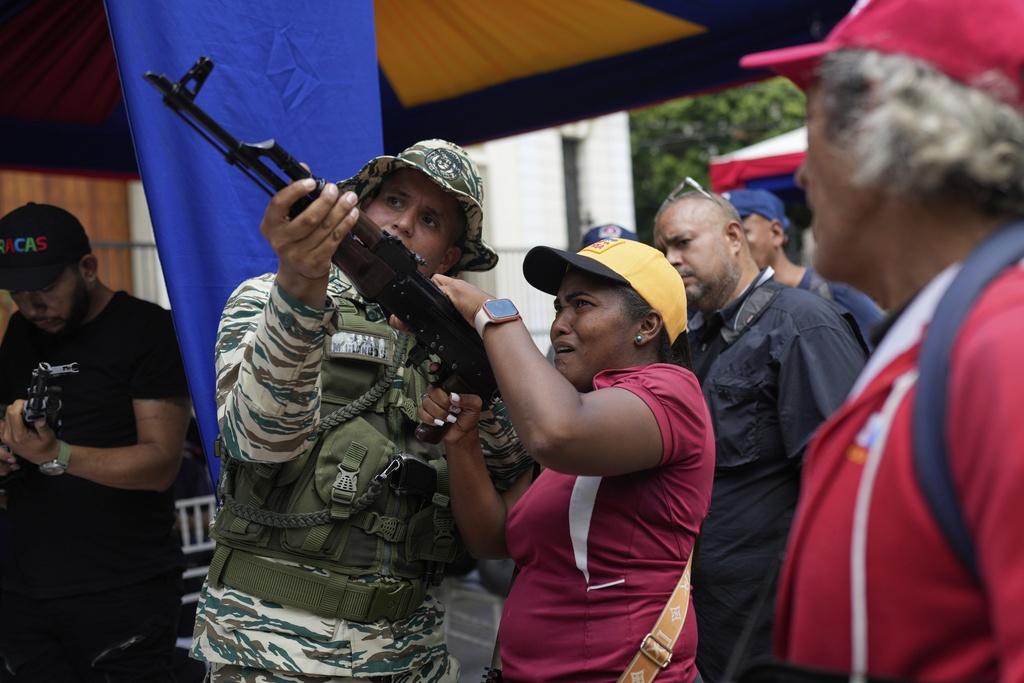 Military forces roll through Caracas for ‘Encounter With the People’ amid tension with US