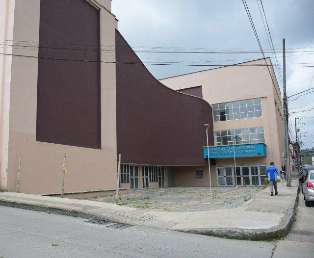 Teatro Municipal de Santa Rosa sigue sin fecha de entrega