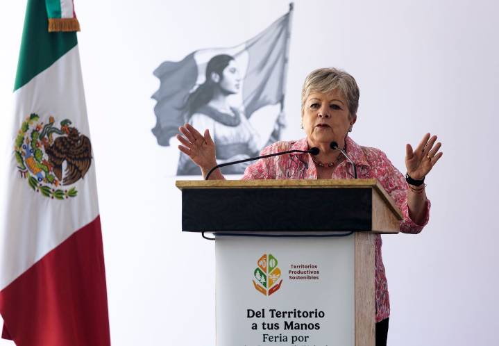 Bárcena reitera compromiso para reducir emisiones de efecto invernadero en 2030