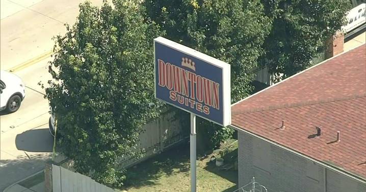 Man beheaded in machete attack at Dallas motel, witness says; suspect in police custody