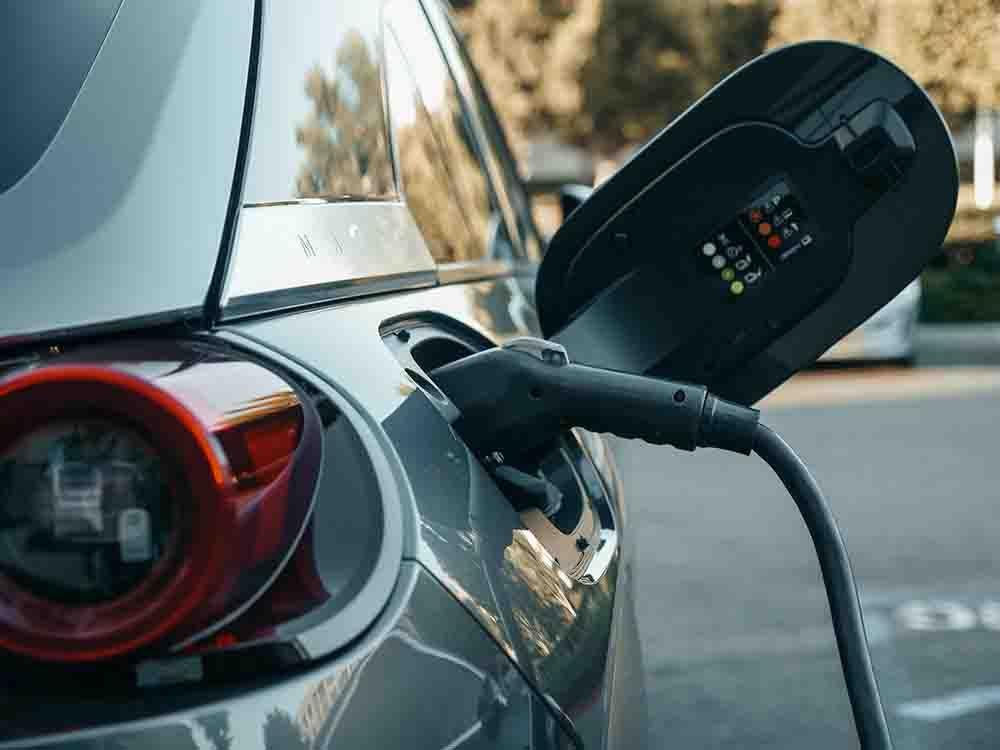 Canada EV sales plummet 30% as incentives dry up