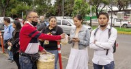 Desde víveres hasta abrazos dan a víctimas