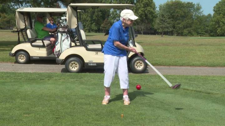 NE Ohio nun celebrates 105th birthday with a round of golf