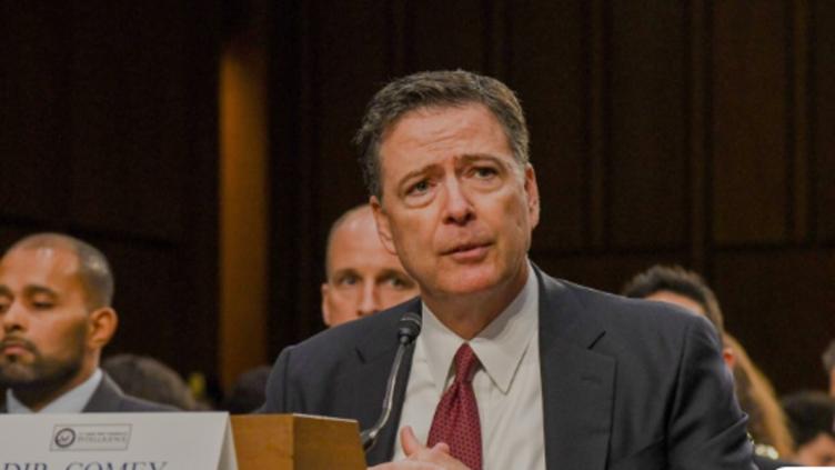 Ex jefe del FBI en EU es acusado por falso testimonio y obstrucción