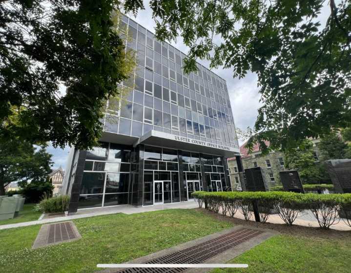 Ulster lawmakers OK trash agency contract