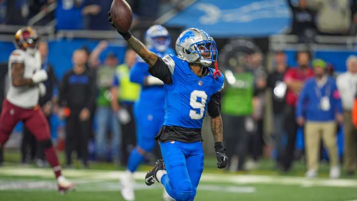 Lions sign speedy WR Jameson Williams to big extension hours before first game